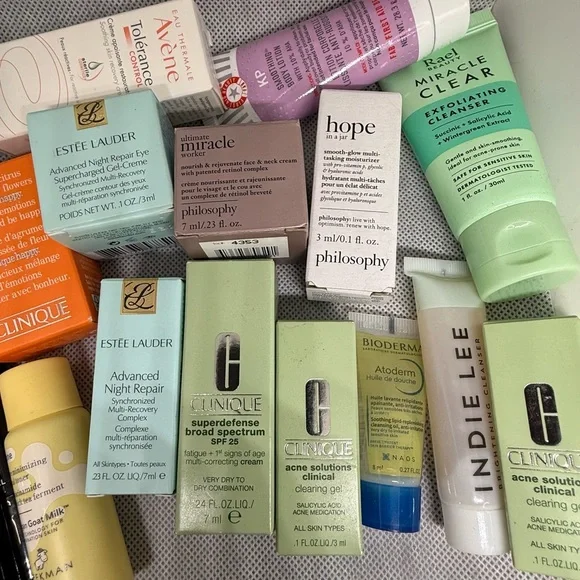 Skincare bundle. Travel size & sample size - Picture 3 of 4